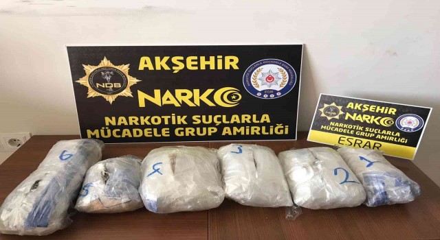 Konyada aracın stepnesinde 3 kilo 130 gram esrar ele geçirildi