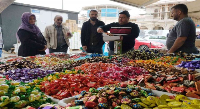 Konyada bayram alışverişini son günlere bırakanlar yoğunluk oluşturdu
