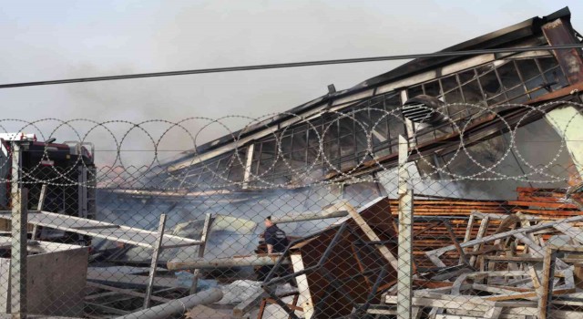 Konyada korkutan fabrika yangını
