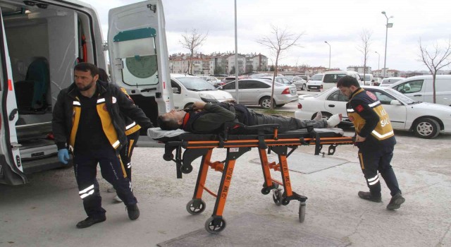 Konyada silah fabrikasında deneme atışı yapan usta kendi ayağını vurdu
