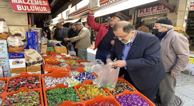 Konyanın tarihi pazarlarında bayram hareketliliği