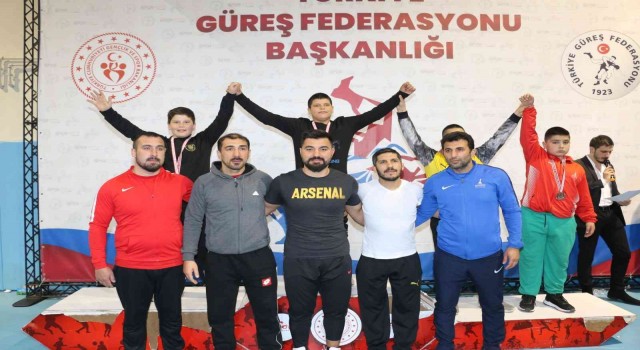 Korkuteli Cengiz Elbeye Güreşçileri Afyondan Madalyalar İle Döndü