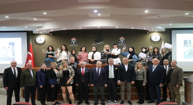 Kortej Kostüm Yarışmasının kazananlarına ödülleri verildi