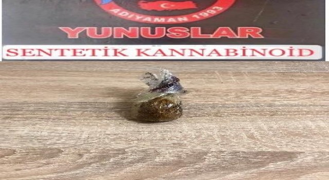 Kovalamacada yakalanan şahıslardan uyuşturucu çıktı
