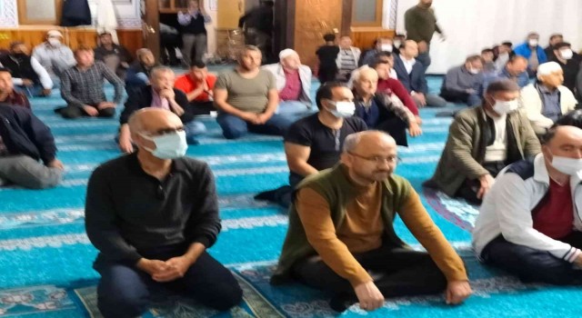 Köyceğizde Kadir Gecesi dualarla idrak edildi