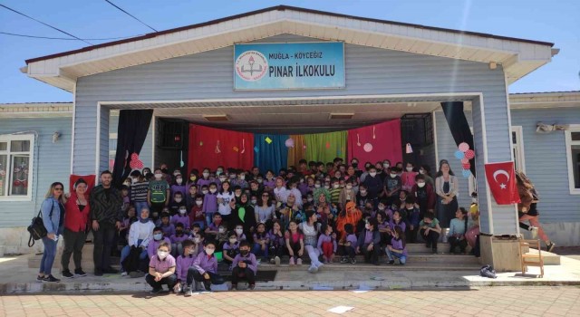 Köyceğizde köy çocukları tiyatro ile buluştu