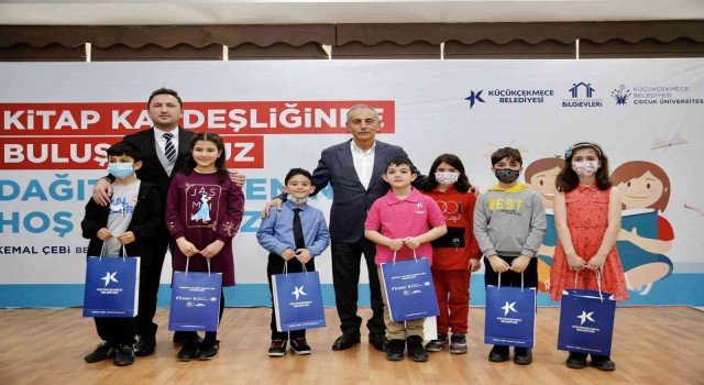Küçükçekmece Belediyesinden ihtiyaç sahibi okullara 30 bin kitap desteği