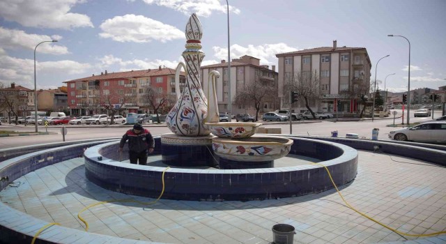 Kütahyada İbrik vazoya bakım