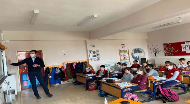 Kütahyada ilkokul öğrencilerine Afet Farkındalık Eğitimi ve Tahliye Tatbikatı