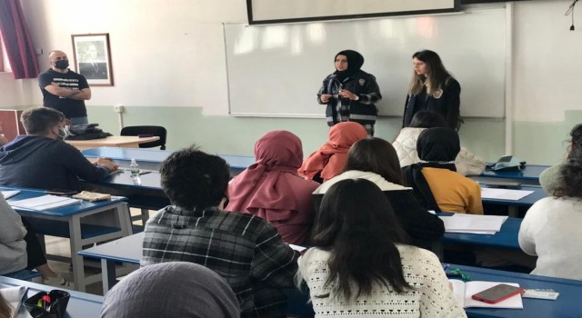 Kütahyada üniversite öğrencilerine KADES Uygulaması anlatıldı