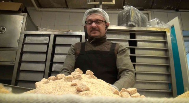 Kütahyanın Paşa helvasına yoğun ilgi