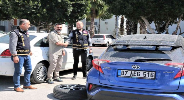 Lastikle beraber 4 jantı çalınıp sabah şok yaşayan adam bu kez mutluluk yaşadı