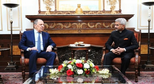 Lavrov: Nihai sonuç için İstanbuldaki müzakerelerde uzlaşılan bazı konuların kağıda dökülmesi gerekir