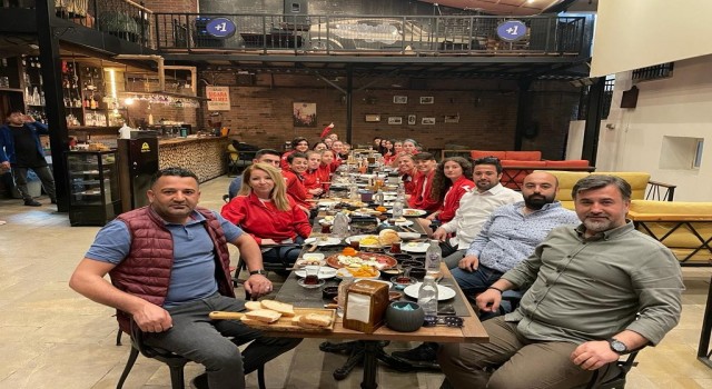 Maç öncesi kahvaltıda bir araya geldiler