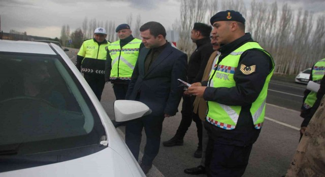 Malazgirtte polis ve jandarmadan Bayramınız Kemerli Olsun uygulaması