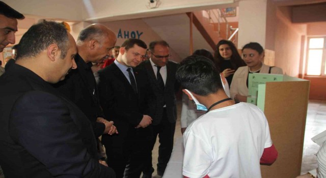 Malazgirtte TÜBİTAK 4006 Bilim Fuarı düzenlendi
