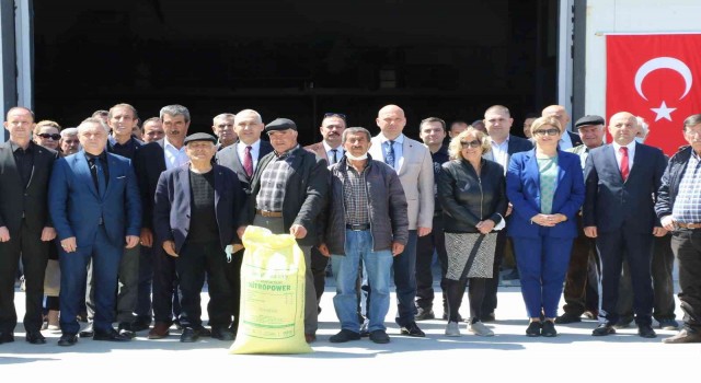 Manisa Büyükşehir Belediyesi gübre dağıtımını tamamladı