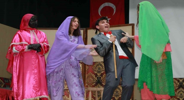Manisada ‘Kanlı Nigar orta oyunu ilgiyle izlendi