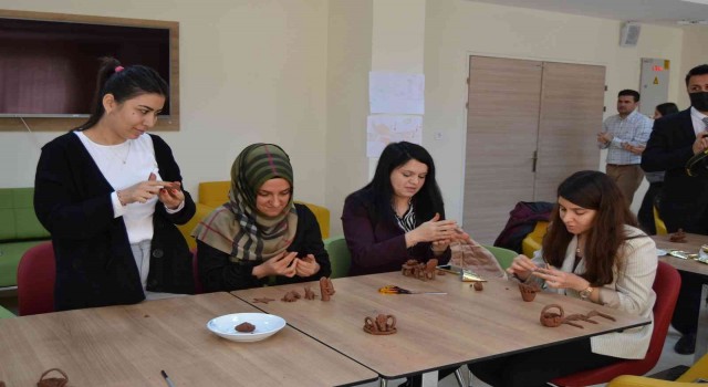 Manisada sanatla terapi eğitimi
