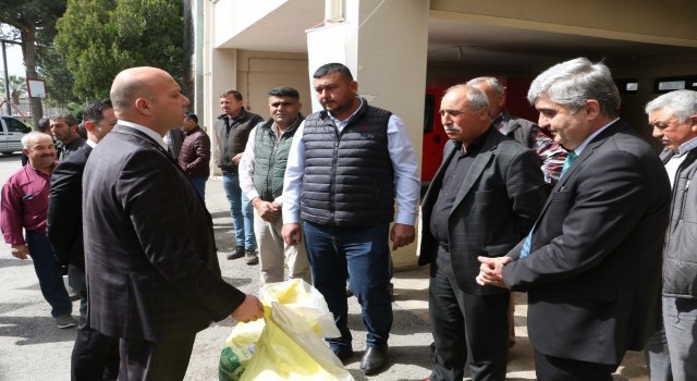 Manisalı üreticilere gübre desteği devam ediyor