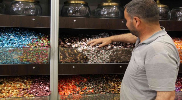 Mardinde bayram şekeri ve çikolata satışlarında esnafın yüzü güldü