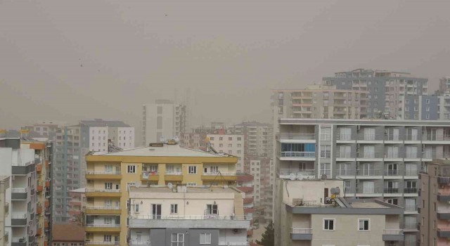 Mardinde toz taşınımı görüş mesafesini düşürdü