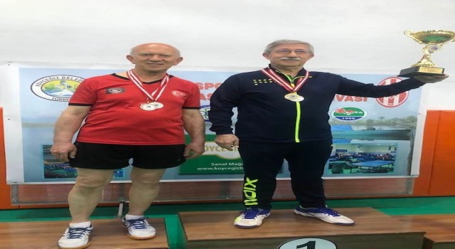Masa Tenisi Turnuvasında 2 gümüş madalya kazandı