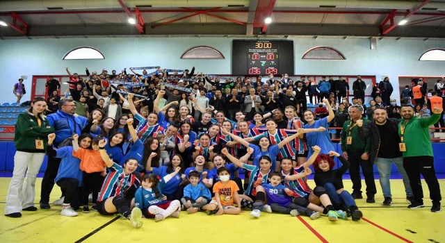 Mavi Kelebekler yarı finalde