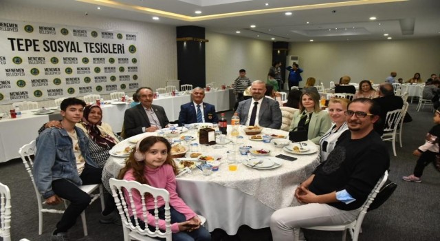 Menemende şehit yakınları ve gaziler iftarda buluştu