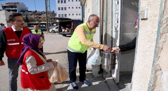 Meramda ihtiyaç sahiplerinin yüzleri gülüyor