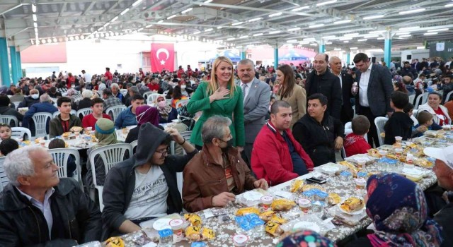 Merkezefendide ilk iftar sofrası Muratdede Mahallesinde kuruldu