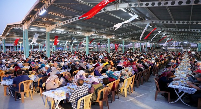 Merkezefendili vatandaşlardan iftar sofrasına yoğun ilgi