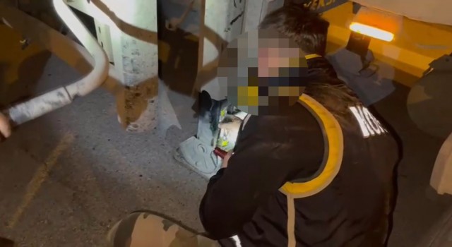 Mersinde 1 milyon 464 bin adet kaçak makaron ele geçirildi
