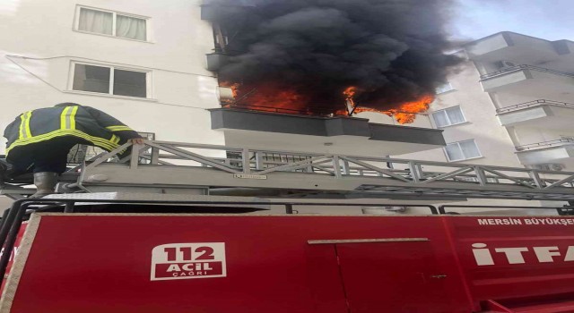 Mersinde ev yangını