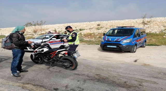 Mersinde motosiklet ve motorlu bisikletler denetlendi