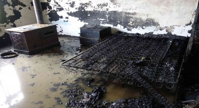 Mersinde yangın: 3 yaşındaki çocuk hayatını kaybetti