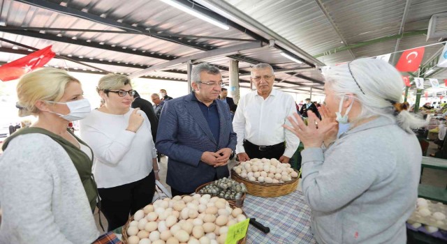 Mezitlili üretici kadınlar siyasileri ağırladı