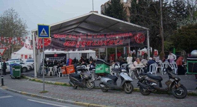 MHPden Ayvansarayda 18 yıllık iftar geleneği