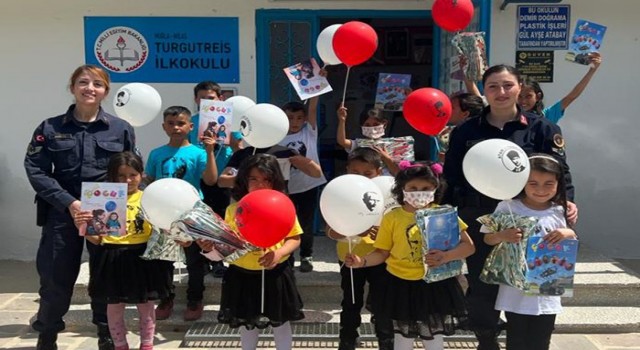 Milasta Jandarma 23 Nisanı okulda kutladı