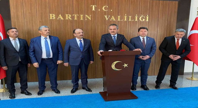 Milli Eğitim Bakanı Özer: Yarından itibaren okullarda maske kullanımını kaldırmış bulunuyoruz