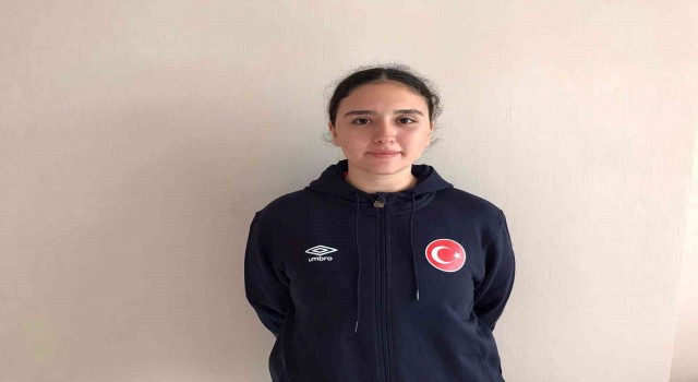 Milli takımın kalesi Turgutlu Belediyesporlu Betüle emanet