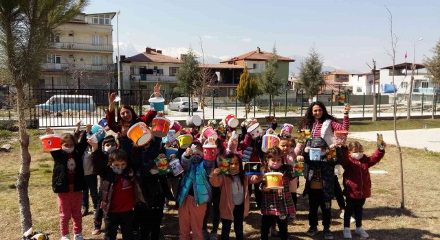 Minik öğrenciler sürdürebilir dünya için etkinlere katılıyor