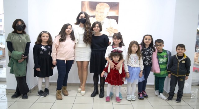 Minik ressamların sergisi tam not aldı