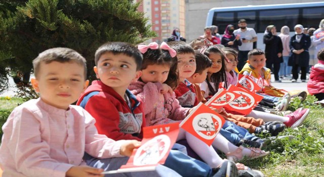 Minikler, büyükşehir kütüphanelerinde doyasıya eğlendi