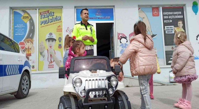 Miniklere eğlenceli trafik eğitimi