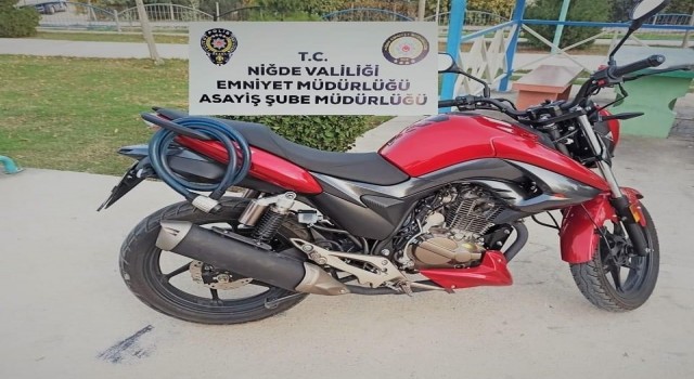 Motosiklet hırsızı bekçilerden kaçamadı