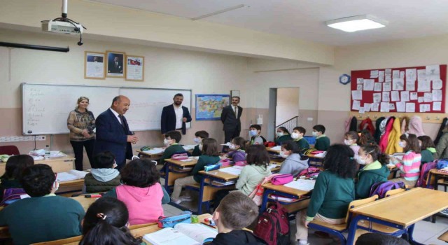 Müdür Başyiğitin okul ziyaretleri