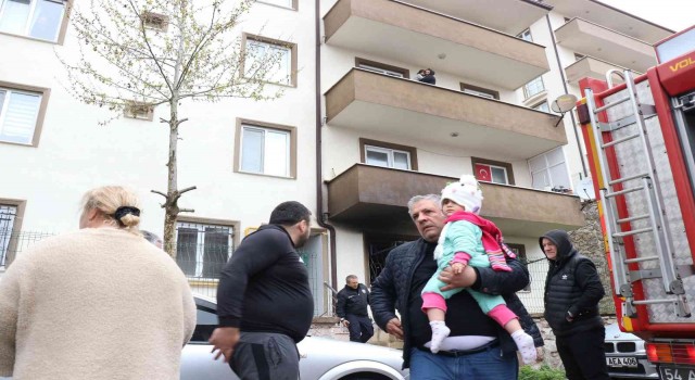 Mumdan çıktığı iddia edilen yangında 1i çocuk 4 kişi dumandan etkilendi