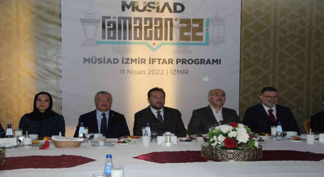 MÜSİAD İzmirden iftar yemeği