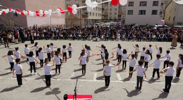 Muşta 23 Nisan Ulusal Egemenlik ve Çocuk Bayramı kutlandı